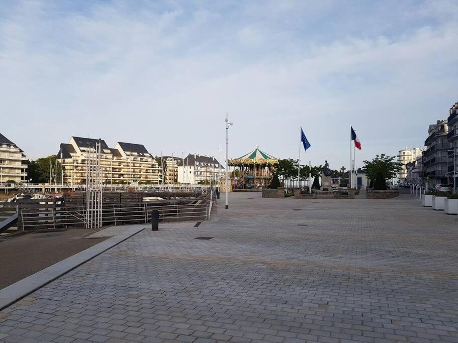T2 Plein Centre Du Pouliguen, Port Et Plage A Pied Le Pouliguen Exterior foto
